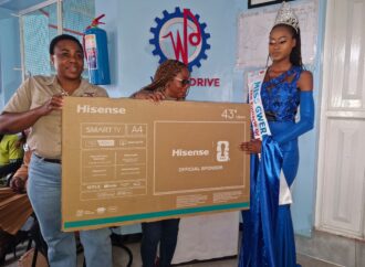 Miss Gweru 2026 receives prize from Wackdrive Group